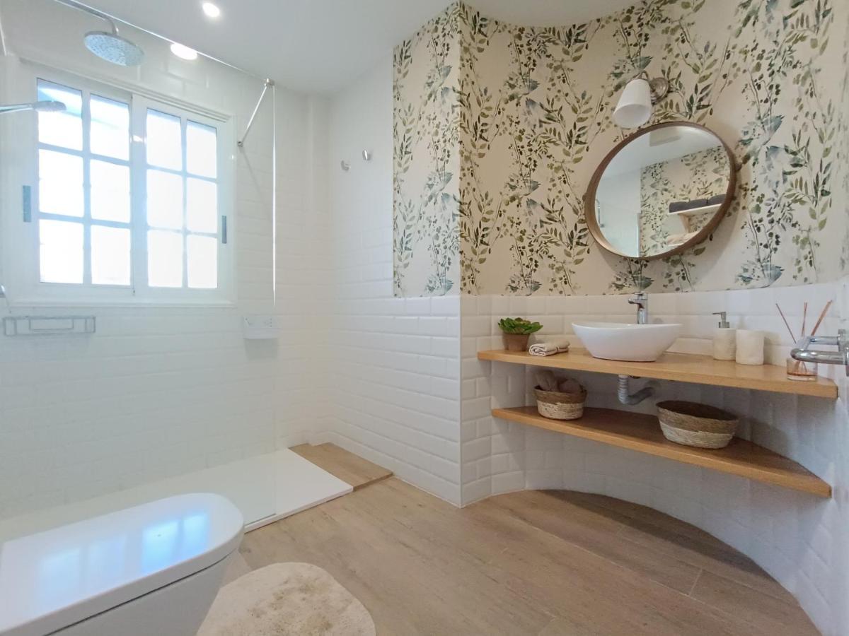 Charming & Sunny Apartment With Ocean View 阿德耶 外观 照片