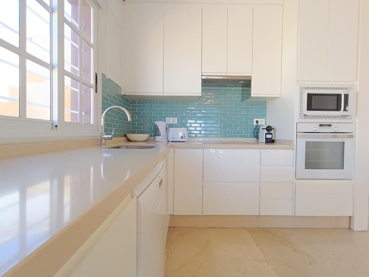 Charming & Sunny Apartment With Ocean View 阿德耶 外观 照片