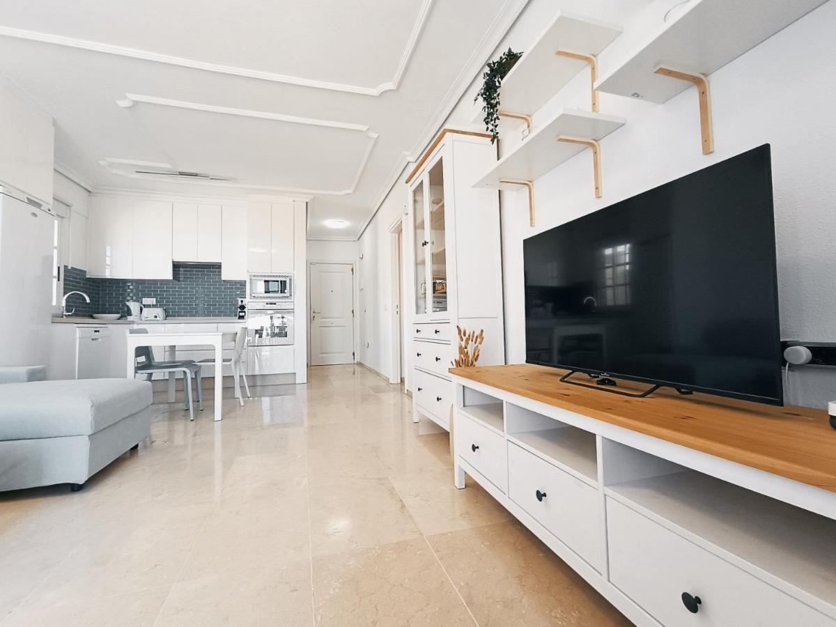 Charming & Sunny Apartment With Ocean View 阿德耶 外观 照片