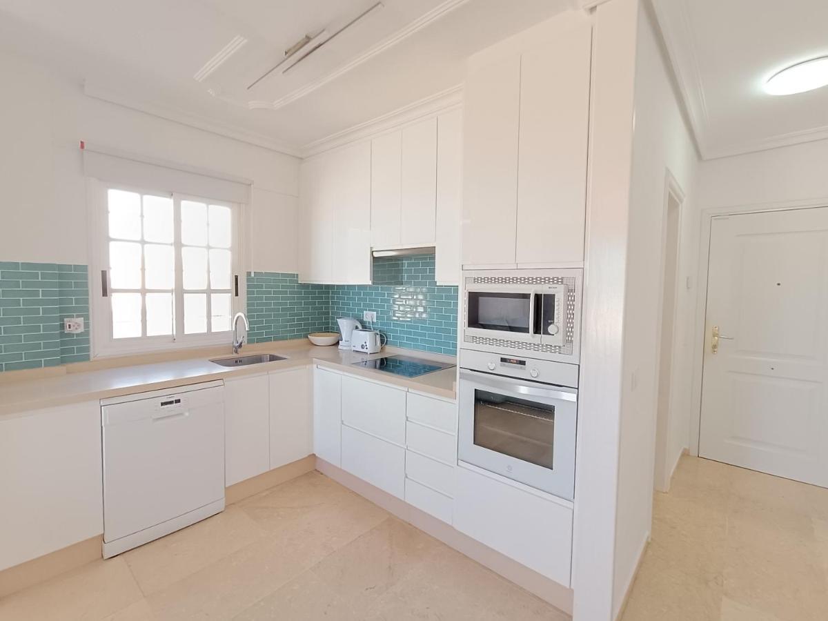 Charming & Sunny Apartment With Ocean View 阿德耶 外观 照片