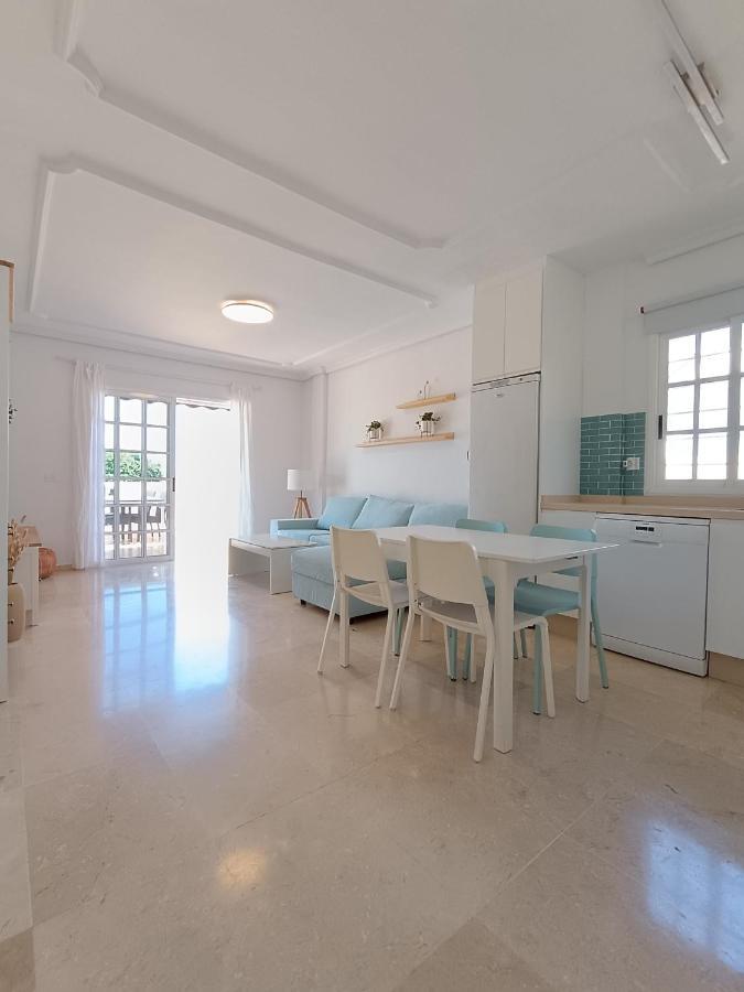 Charming & Sunny Apartment With Ocean View 阿德耶 外观 照片