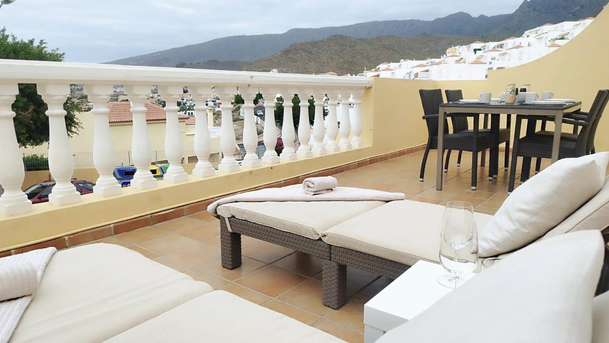 Charming & Sunny Apartment With Ocean View 阿德耶 外观 照片