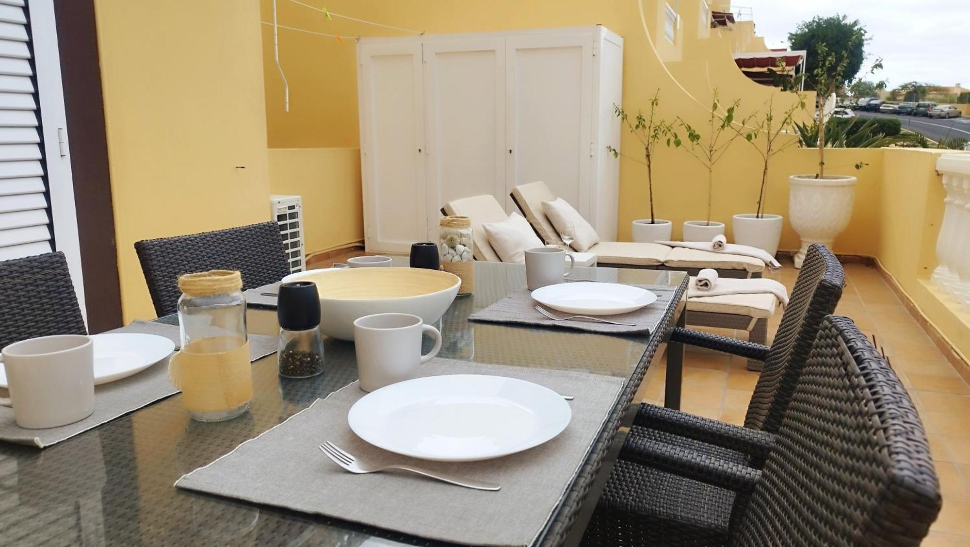 Charming & Sunny Apartment With Ocean View 阿德耶 外观 照片
